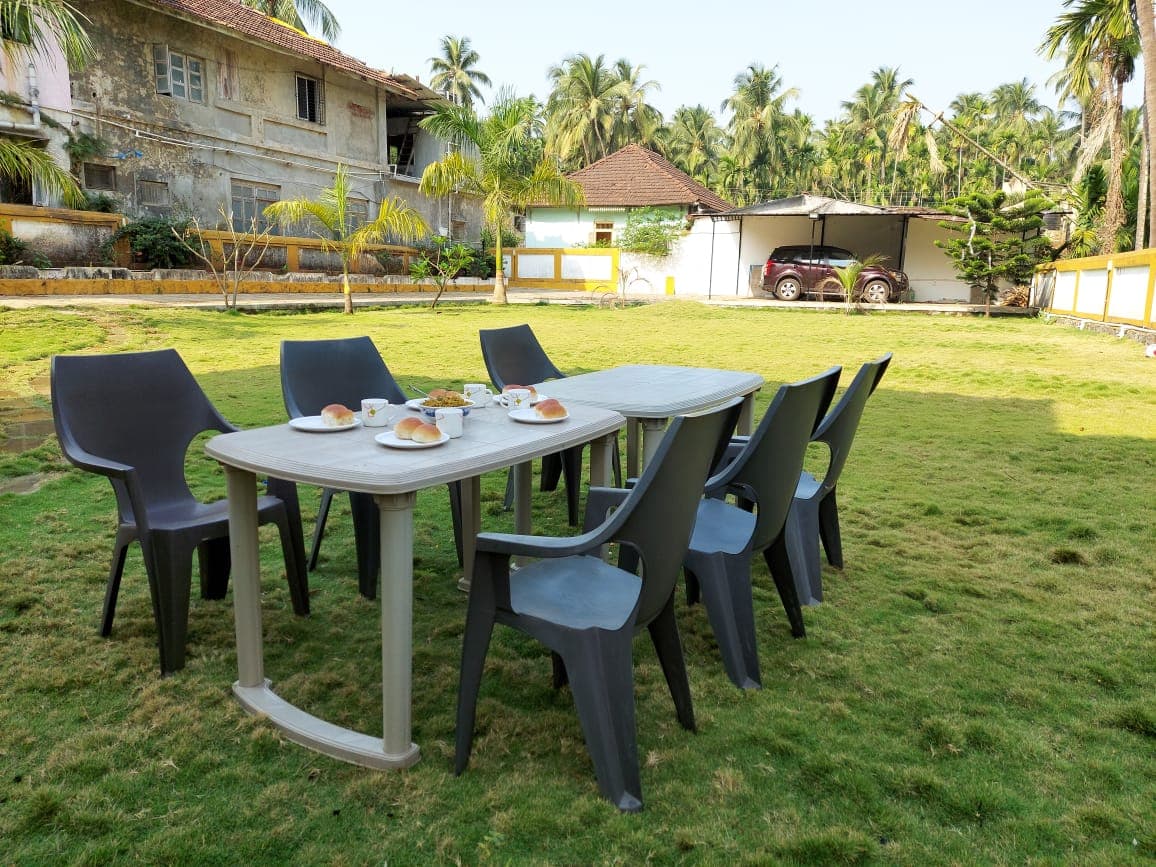 Breakfast laid out on the lawn